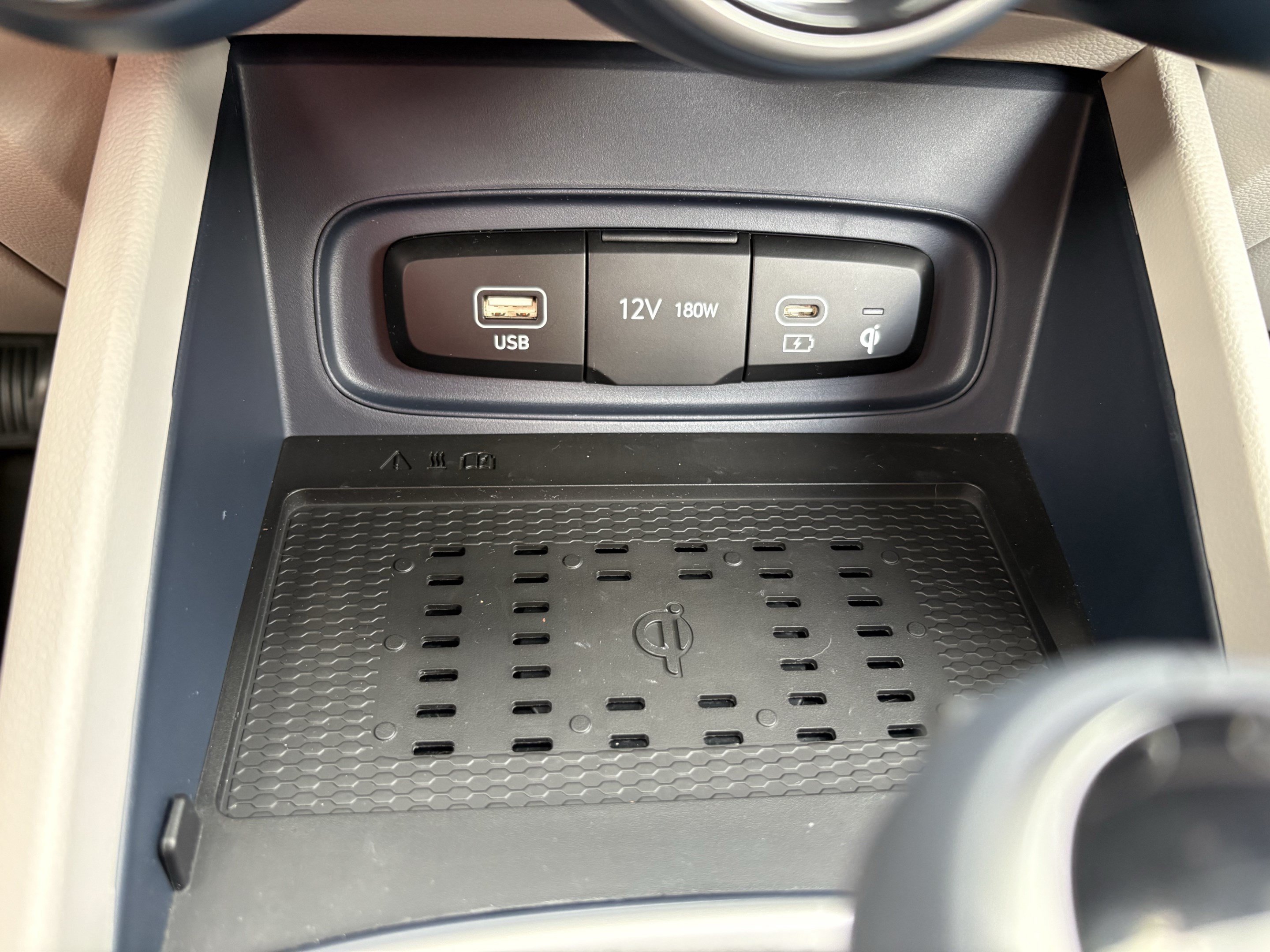 Certified 2025 Hyundai Venue Limited FWD image 14
