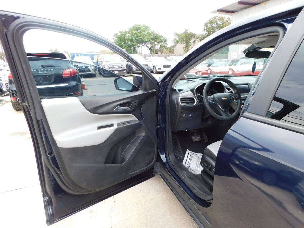 Used 2020 Chevrolet Equinox LS w/ LS Convenience Package image 19
