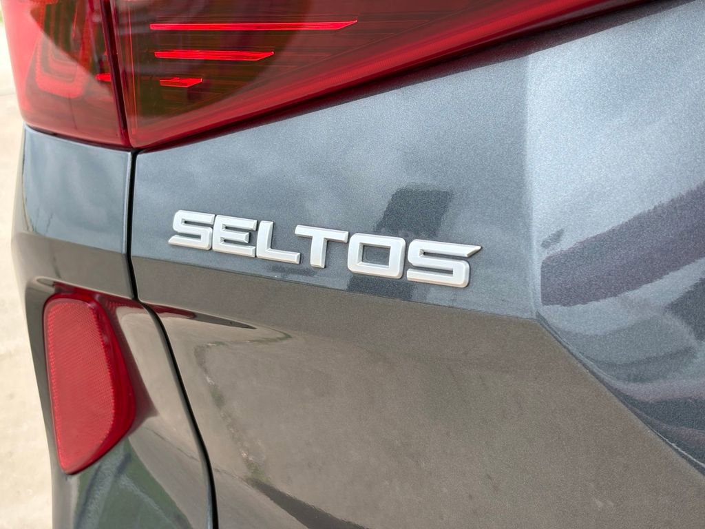 Certified 2023 Kia Seltos EX AWD/4WD image 10