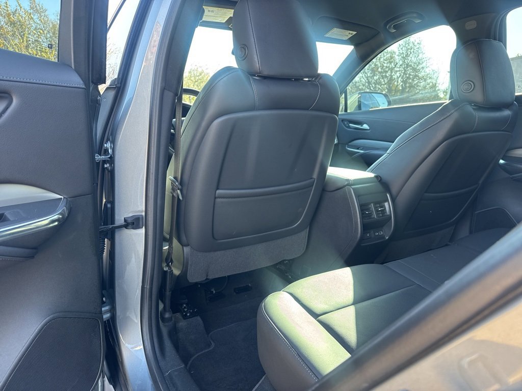 Used 2023 Cadillac XT4 Premium Luxury image 36
