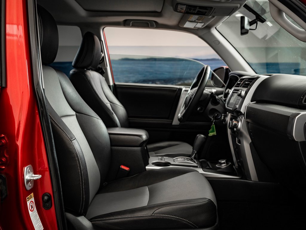 Used 2016 Toyota 4Runner SR5 image 22