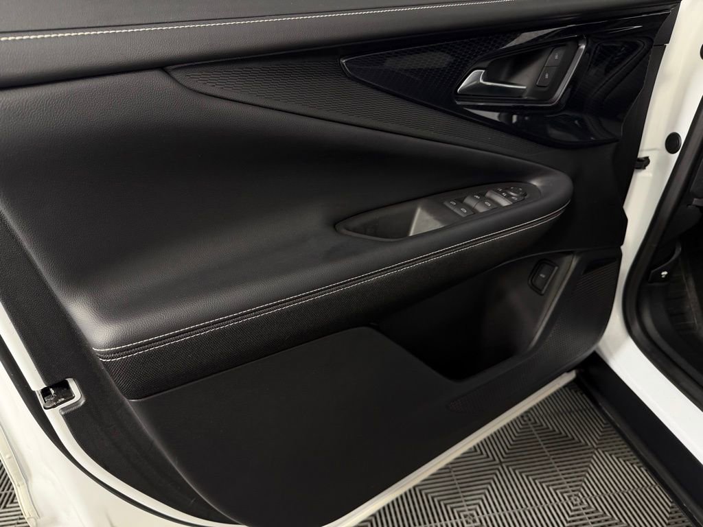 Used 2025 Chevrolet Blazer EV LT image 25