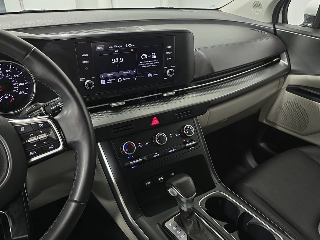 Used 2022 Kia Carnival LX FWD image 15