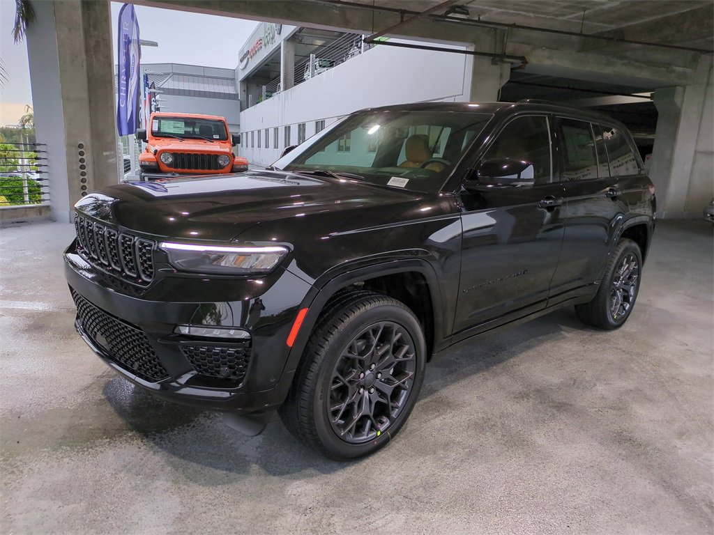 New 2025 Jeep Grand Cherokee Summit image 9
