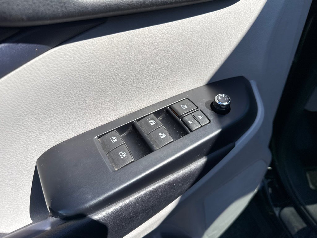Used 2019 Toyota Highlander XLE AWD/4WD image 19