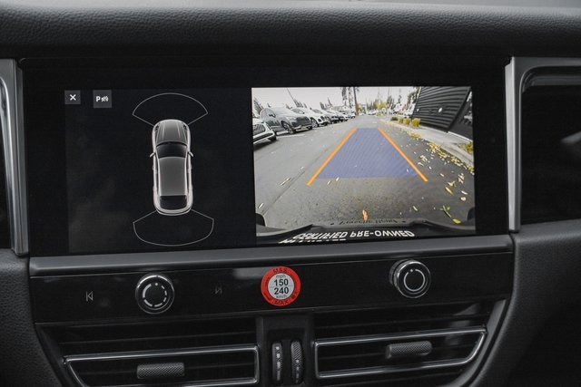 Used 2024 Porsche Macan w/ Premium Plus Package image 19