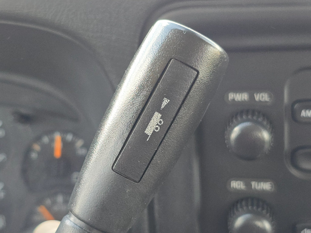 Used 2005 Chevrolet Silverado 1500 W/T AWD/4WD image 19