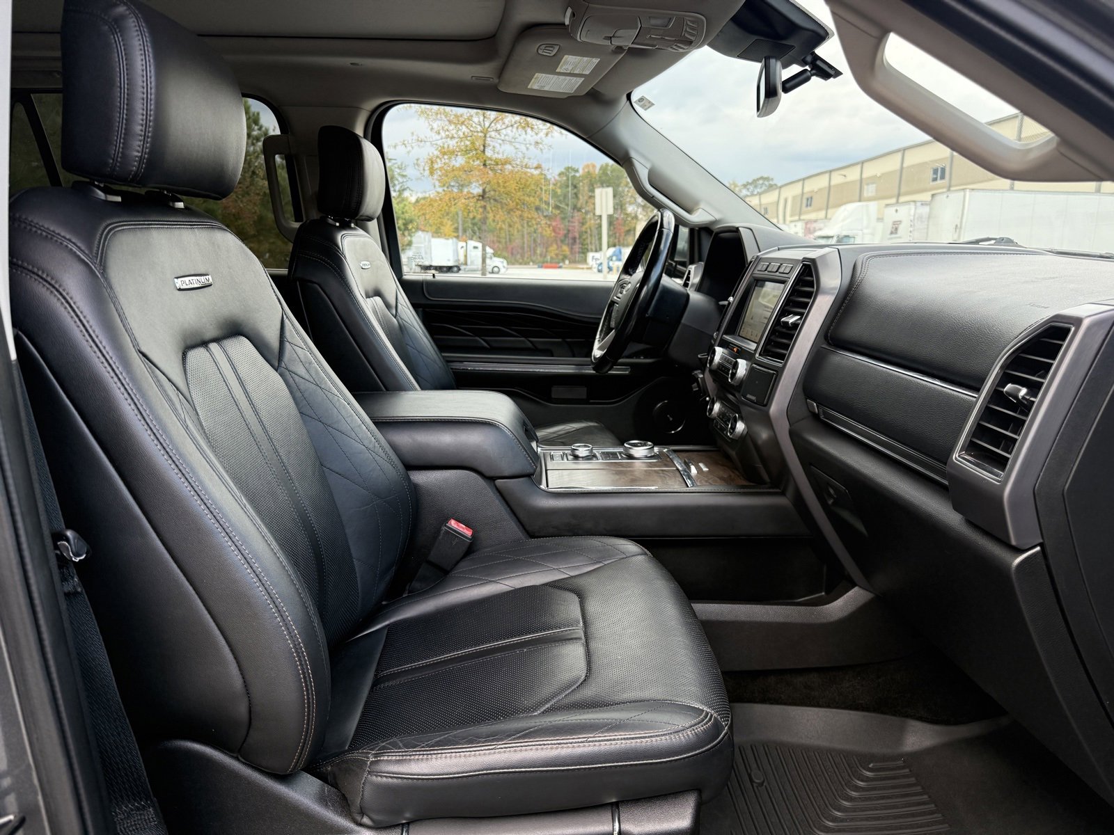 Used 2018 Ford Expedition Platinum image 31