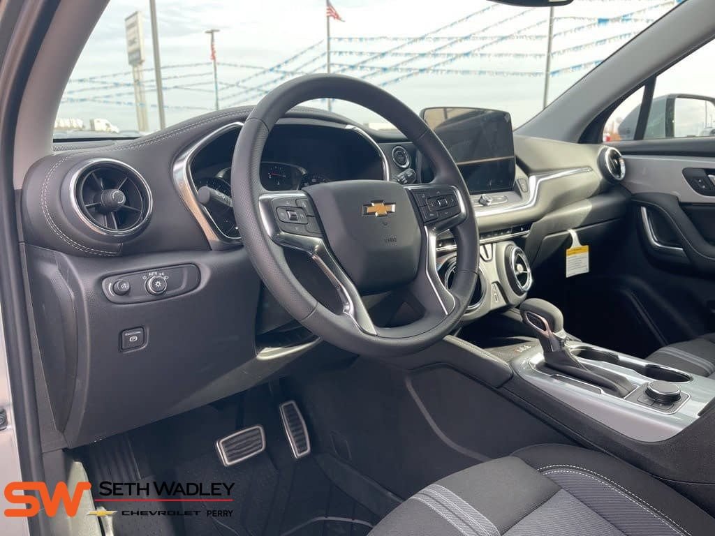 New 2026 Chevrolet Blazer LT w/ Convenience Package AWD/4WD image 9