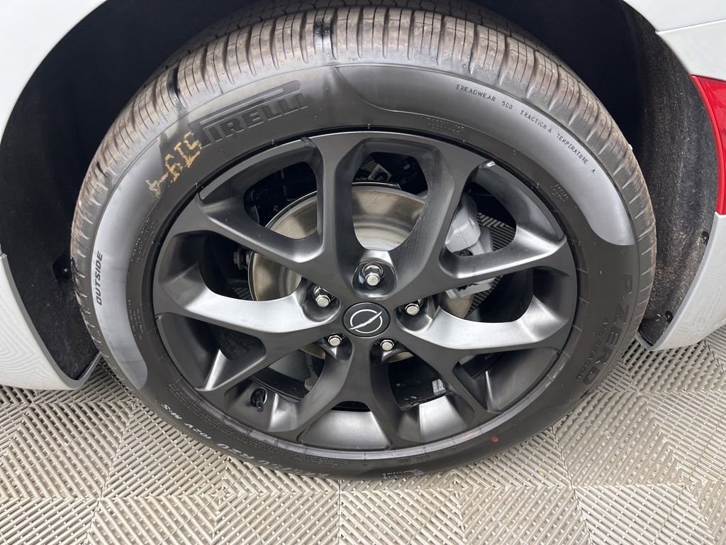 New 2026 Chrysler Pacifica Limited w/ Uconnect Theater Family Group image 4