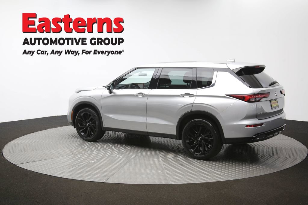 Used 2022 Mitsubishi Outlander SE image 62