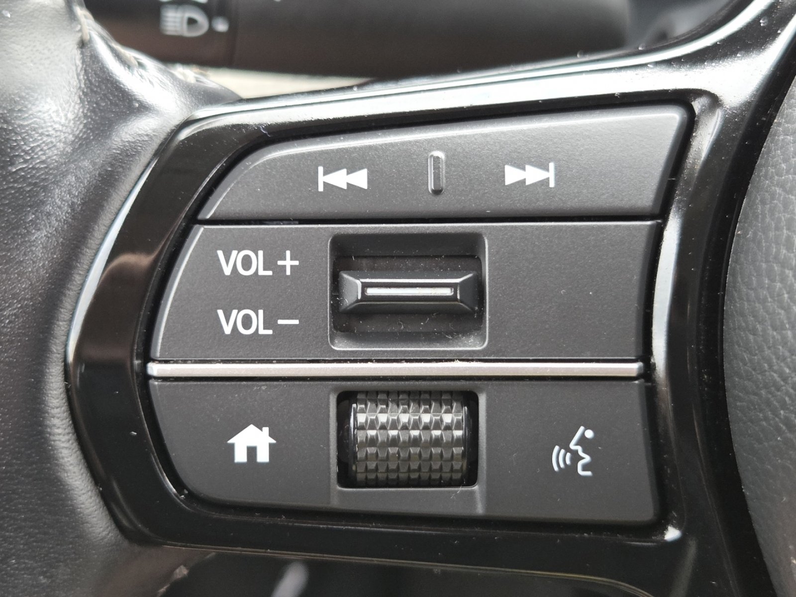 Used 2025 Honda HR-V EX-L image 12