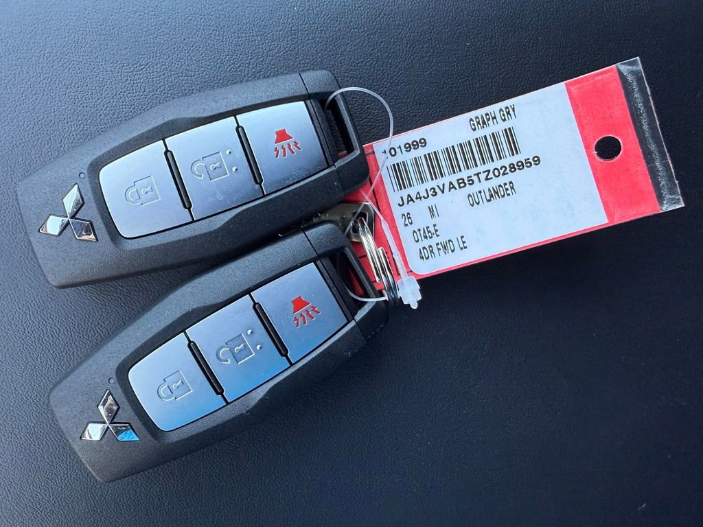 New 2026 Mitsubishi Outlander LE image 43