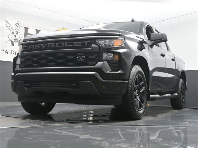 Used 2025 Chevrolet Silverado 1500 Custom w/ Turbomax Blackout Package image 4