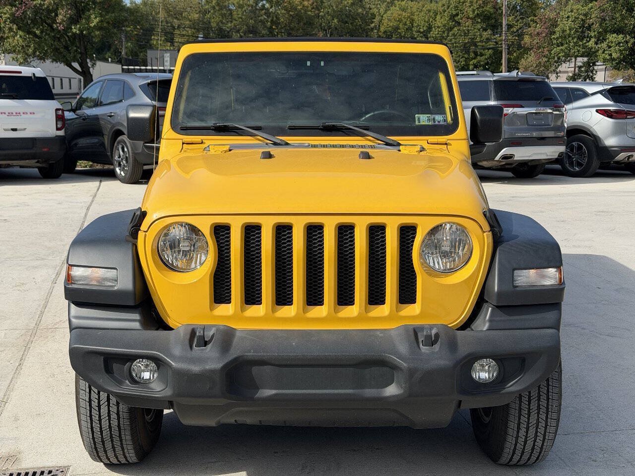 Used 2018 Jeep Wrangler Unlimited Sport S AWD/4WD image 3