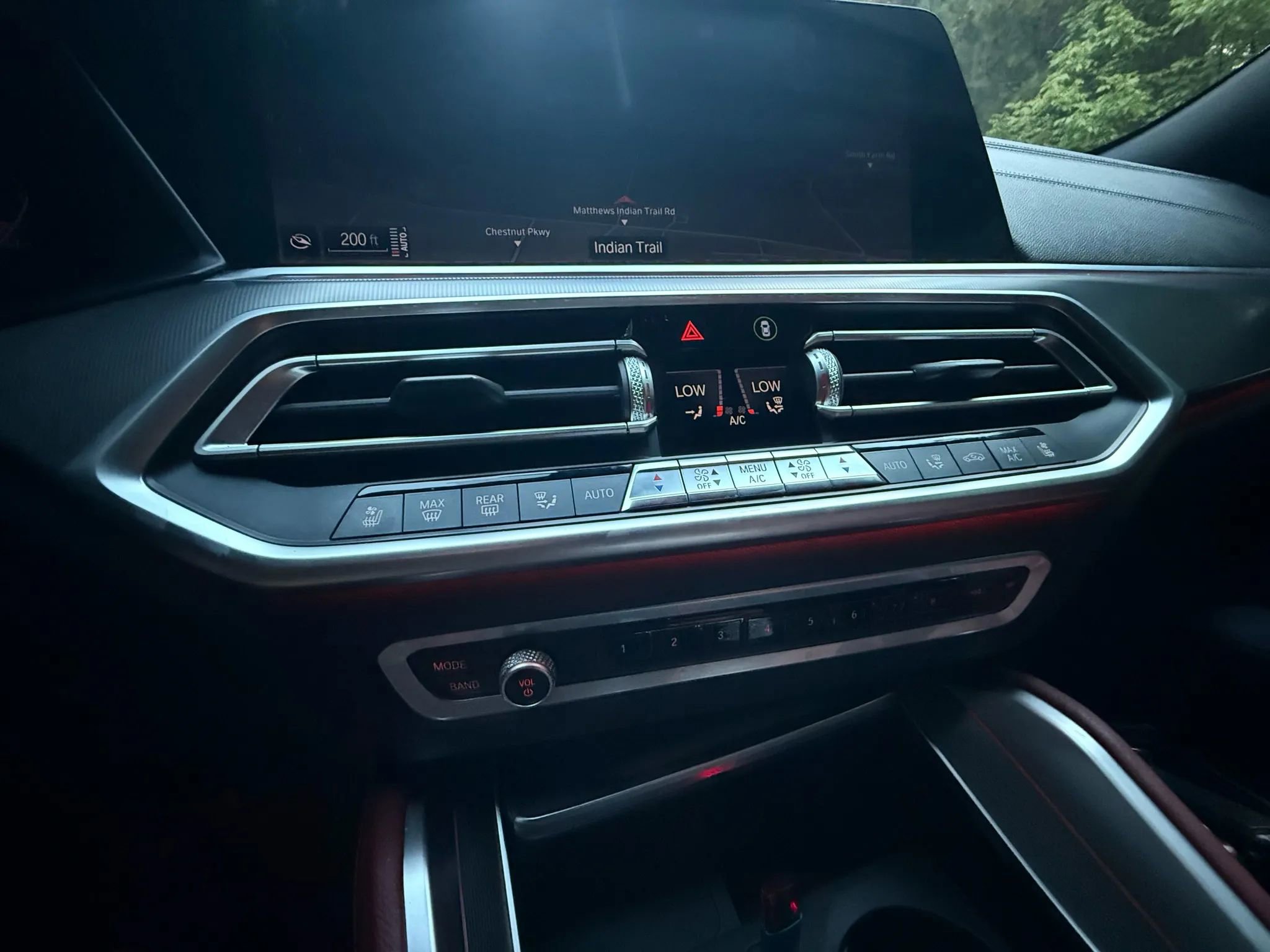 Used 2021 BMW X6 xDrive40i w/ Executive Package AWD/4WD image 31