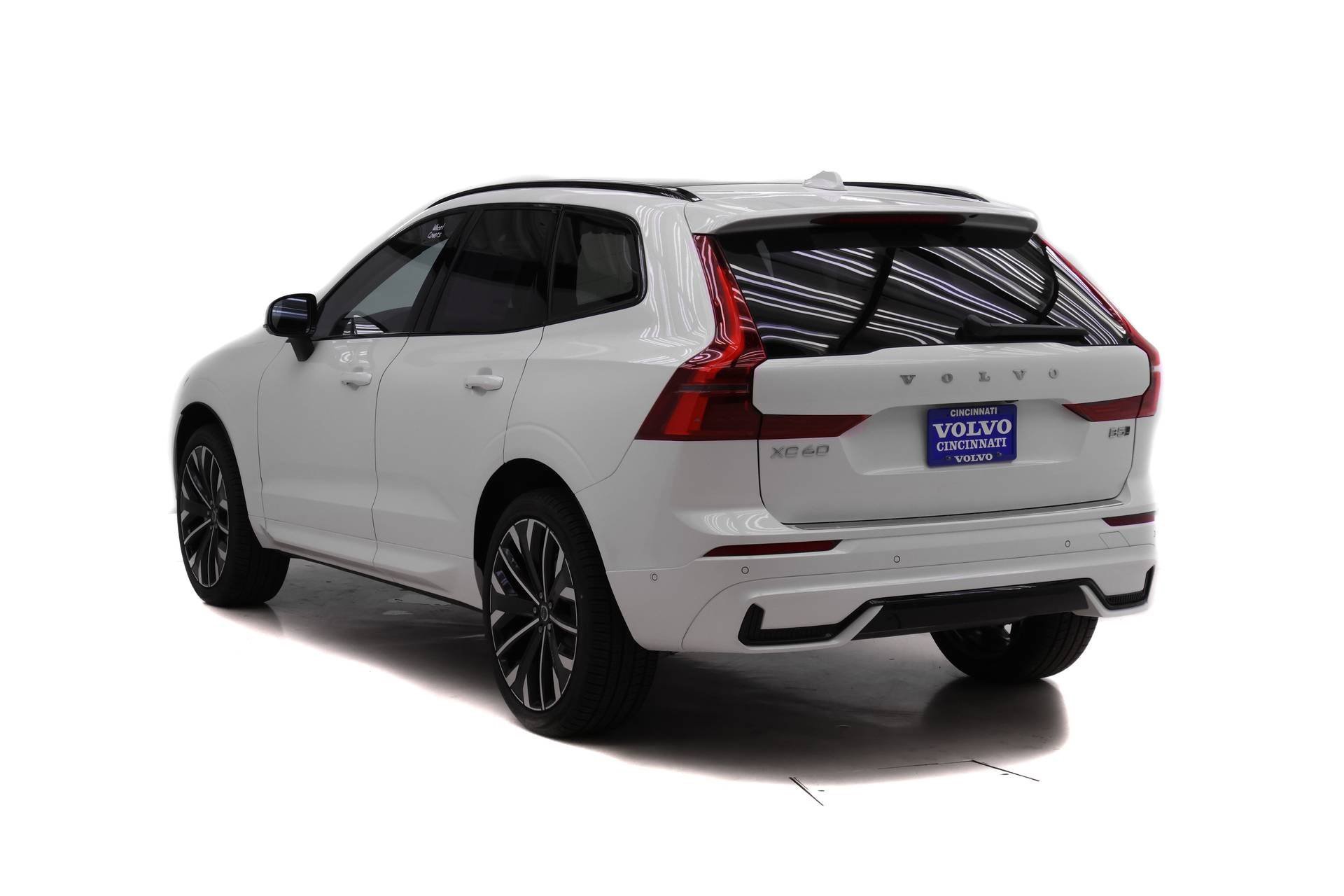 New 2026 Volvo XC60 B5 Ultra w/ Protection Package Premier image 4