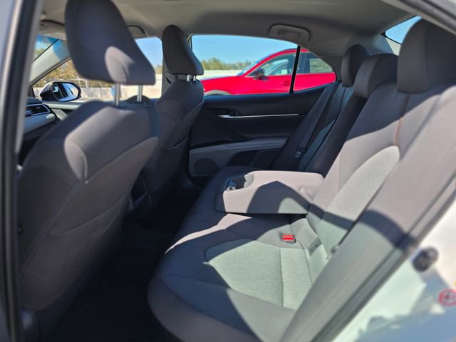 Used 2018 Toyota Camry LE image 14