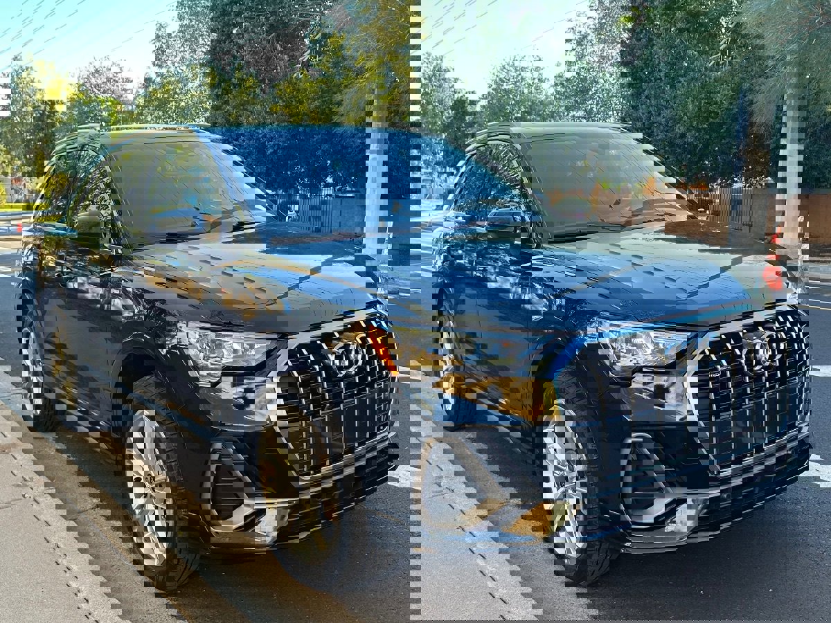 Used 2022 Audi Q3 2.0T Premium w/ Convenience Package image 2