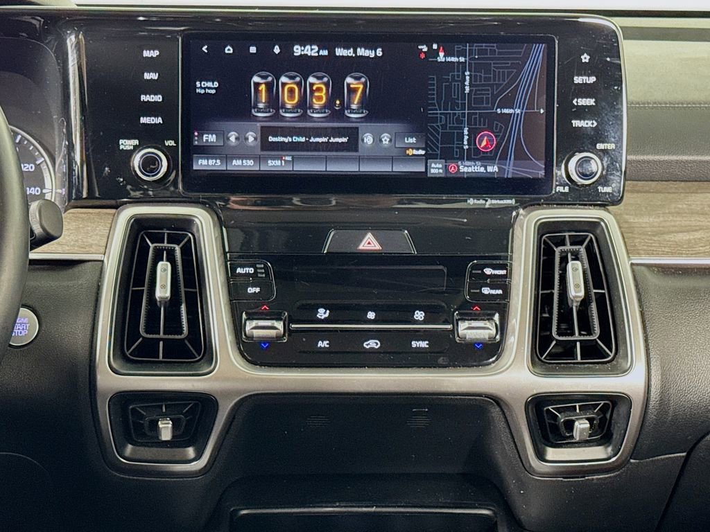Used 2022 Kia Sorento EX w/ Panoramic Sunroof Package FWD image 13