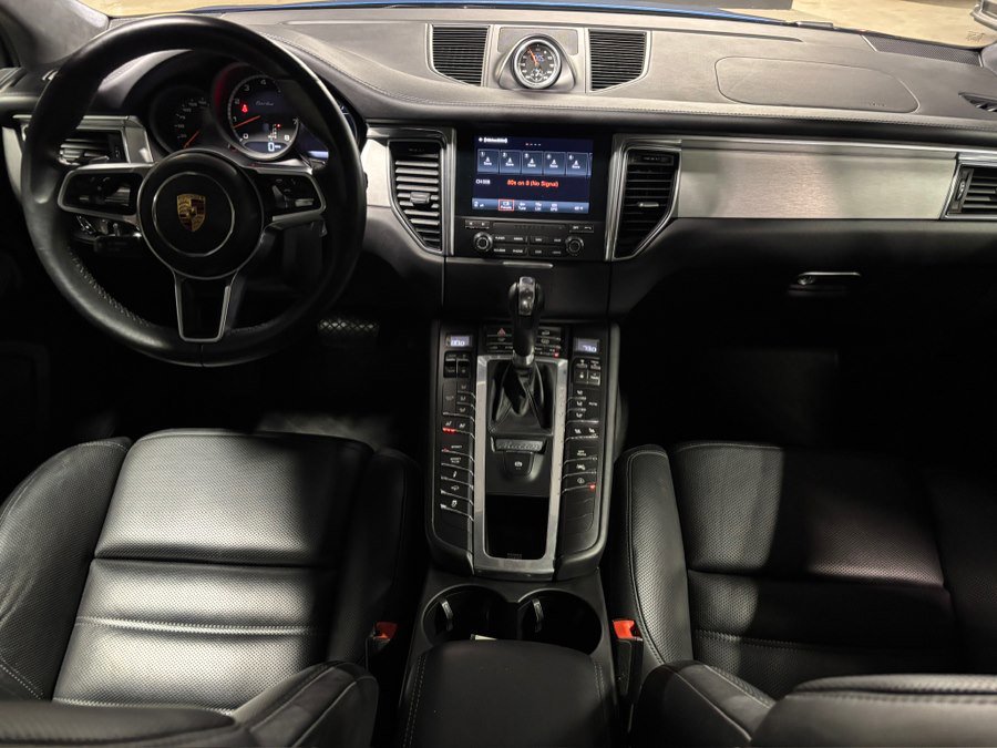 Used 2017 Porsche Macan Turbo AWD/4WD image 14