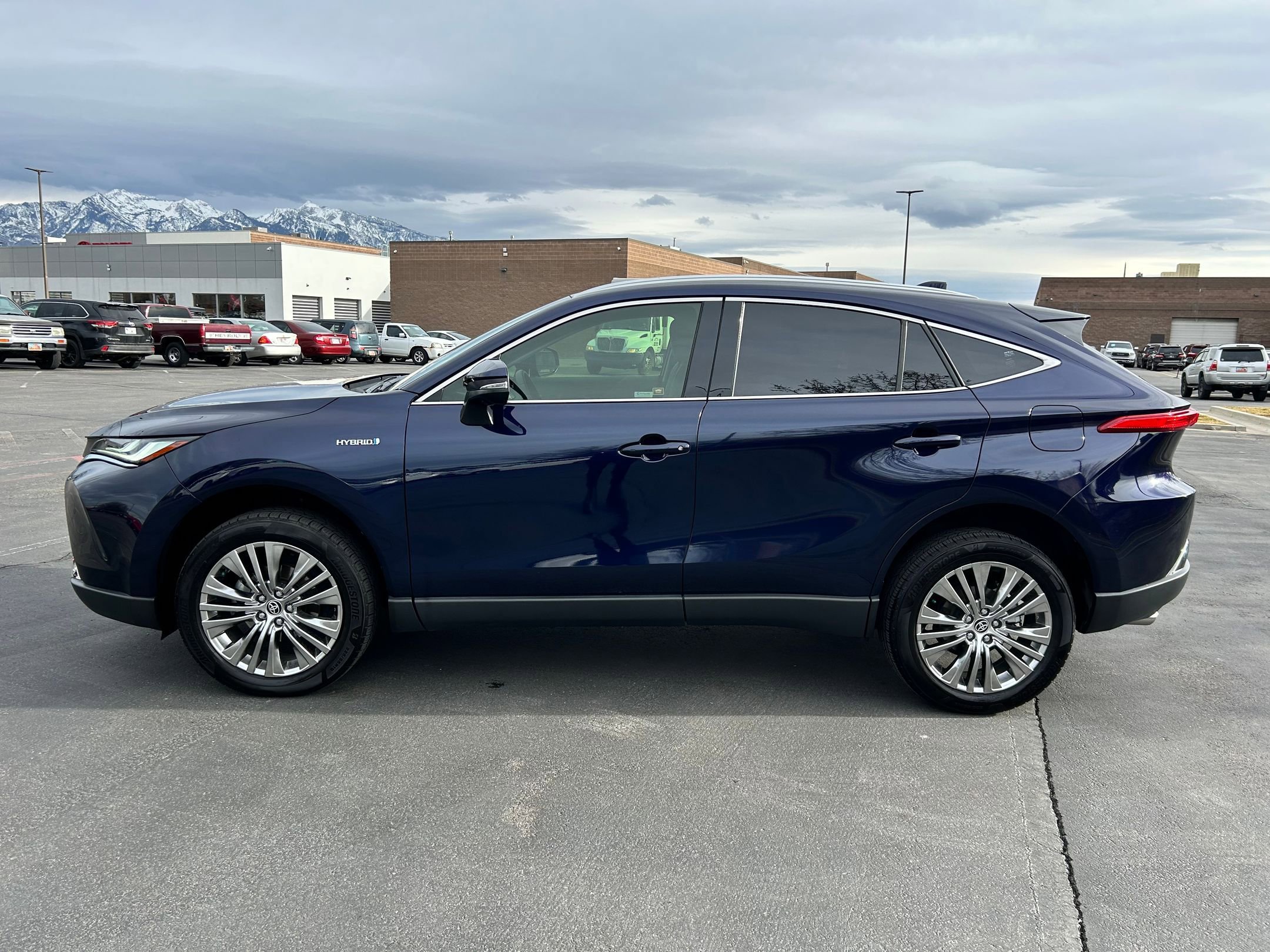 Certified 2021 Toyota Venza Limited w/ Advanced Technology Package image 2