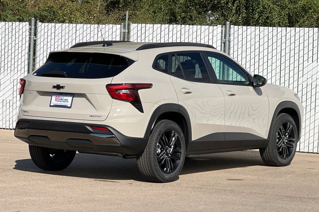 New 2026 Chevrolet Trax RS w/ Driver Confidence Package image 4