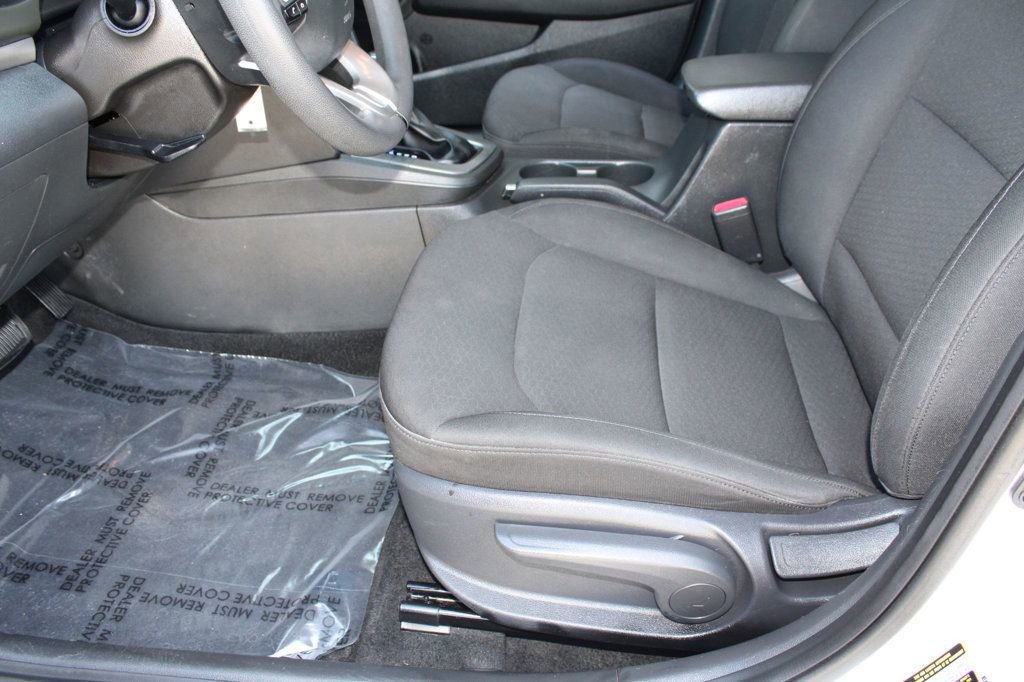 Used 2020 Hyundai Elantra SEL w/ Cargo Package (C1) image 15