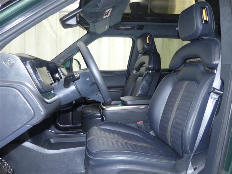 Used 2024 Rivian R1T Adventure image 23