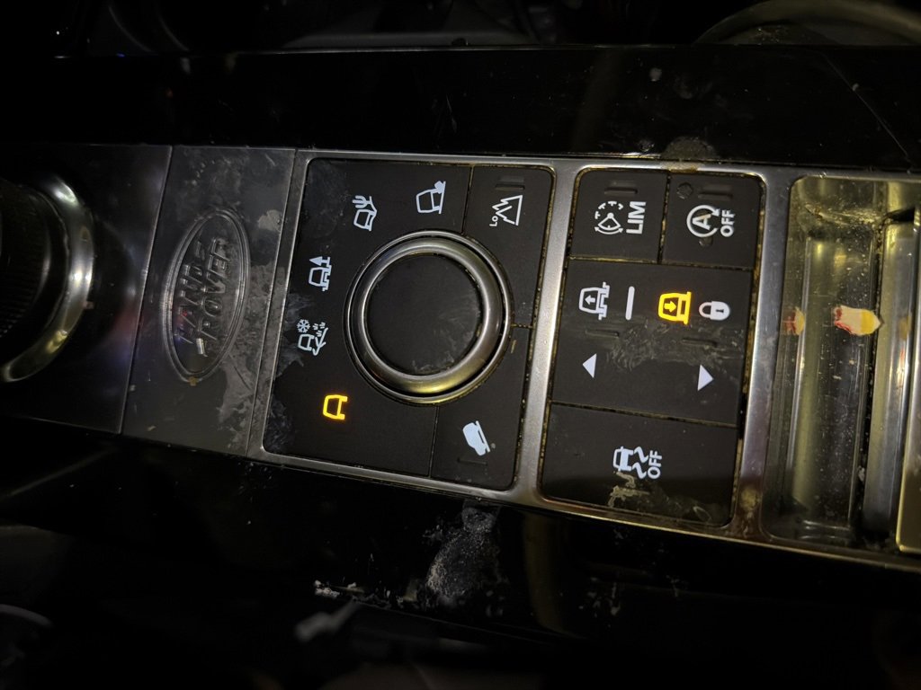 Used 2018 Land Rover Discovery HSE image 20