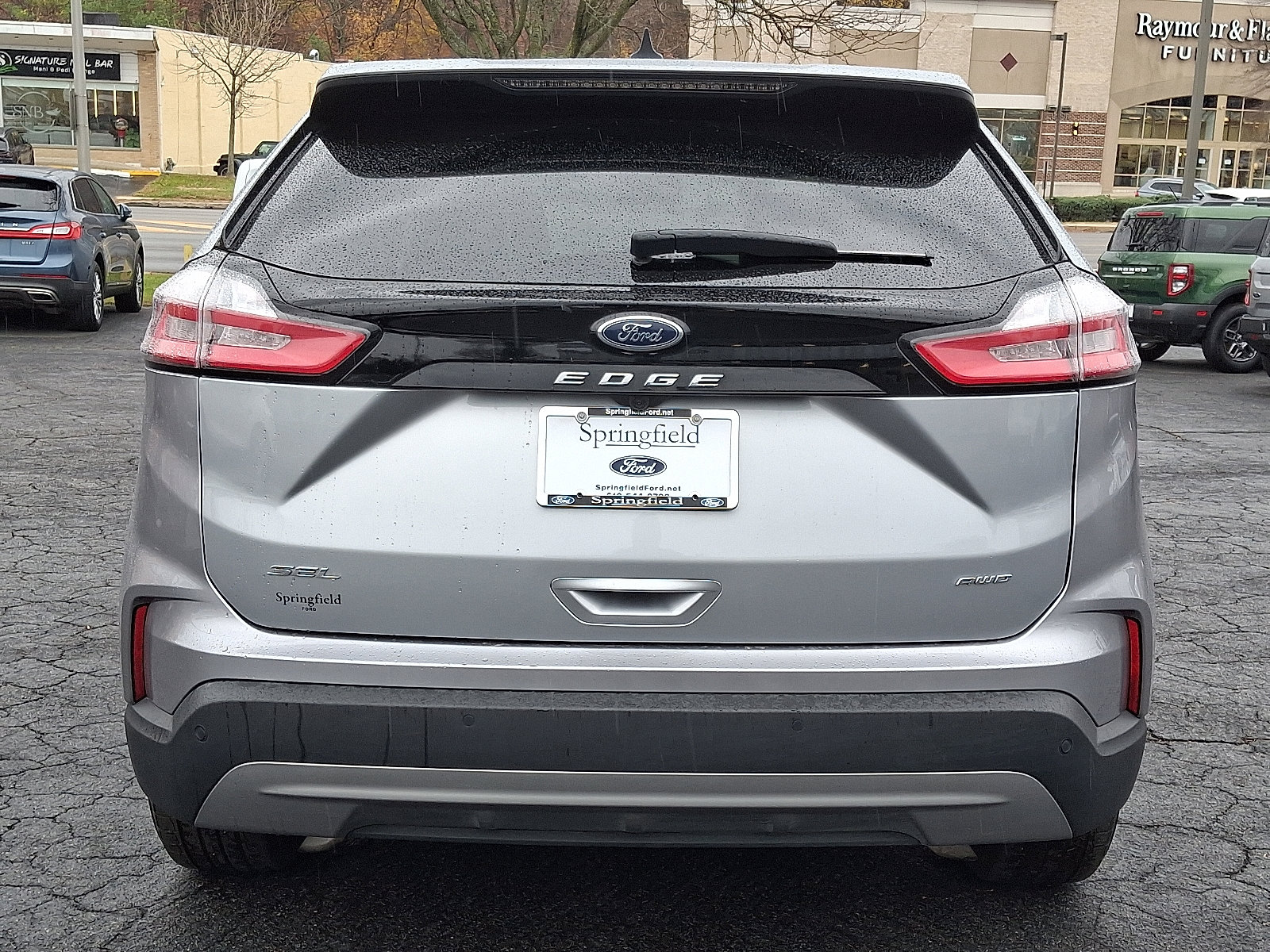 Used 2024 Ford Edge SEL w/ Convenience Package image 5