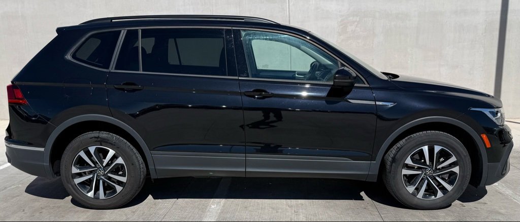 Used 2022 Volkswagen Tiguan S image 3