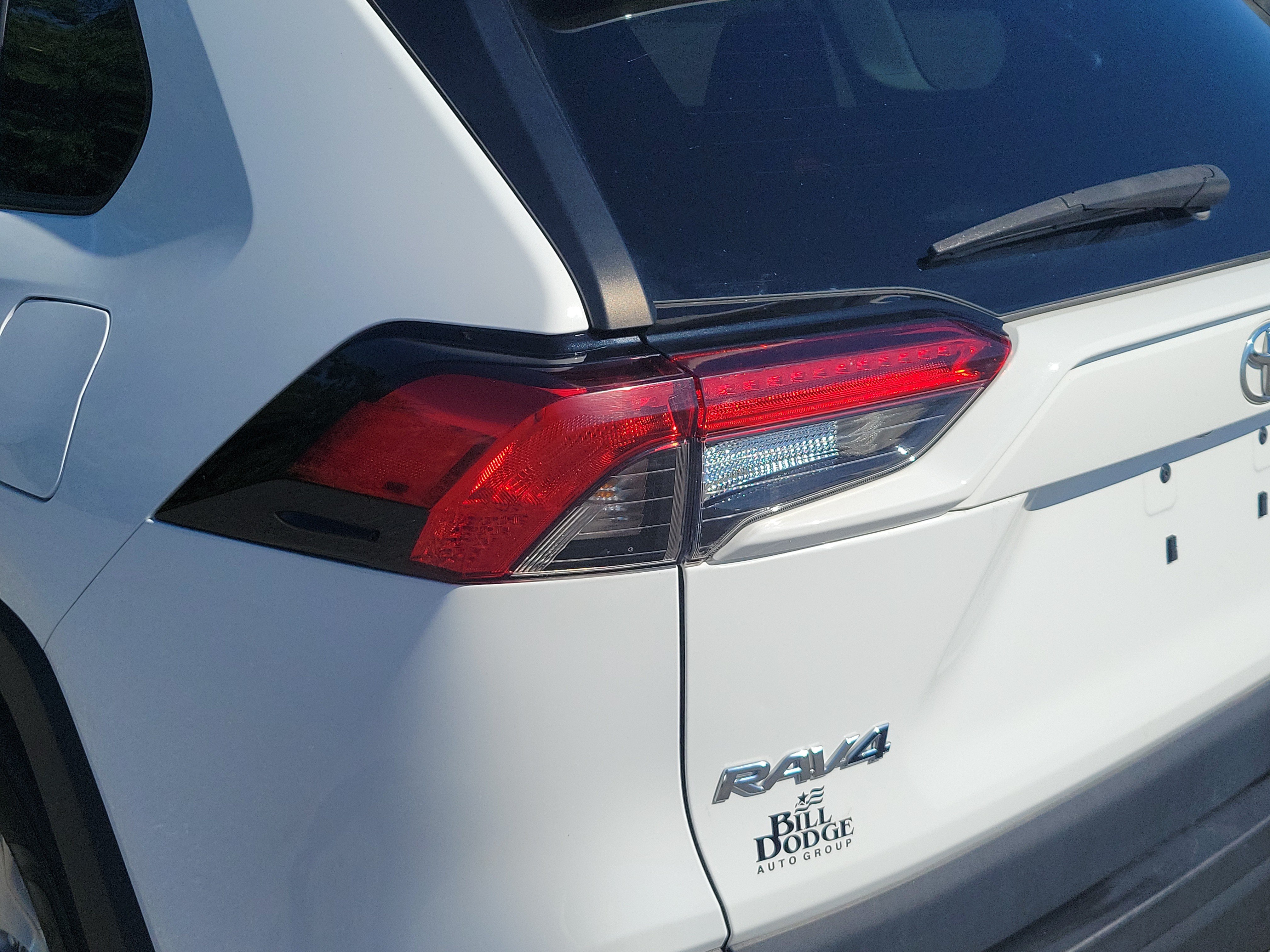 Used 2020 Toyota RAV4 XLE w/ Convenience Package AWD/4WD image 11
