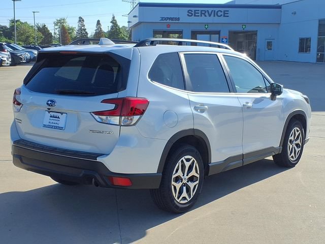 Used 2023 Subaru Forester Premium AWD/4WD image 4