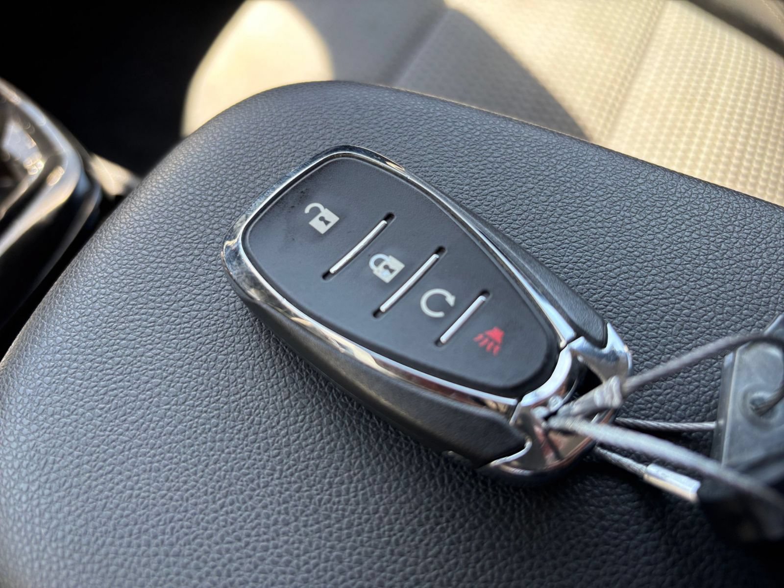 Used 2025 Chevrolet Trax LT FWD image 21