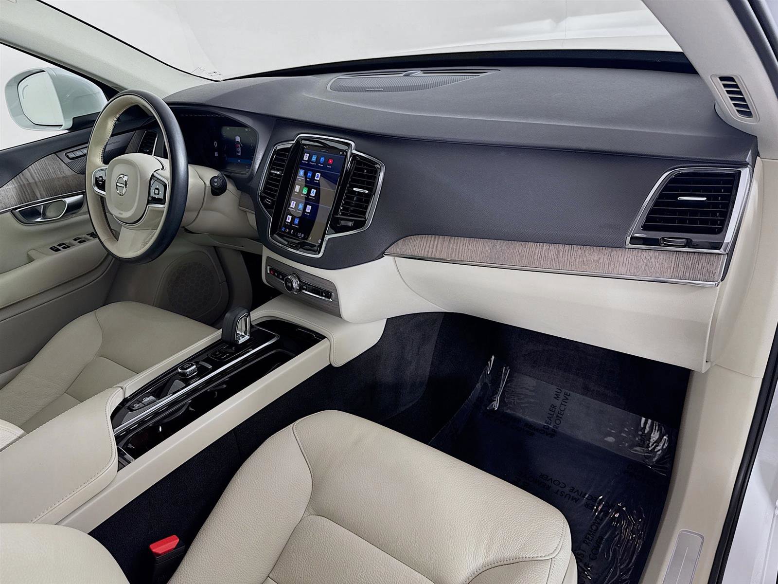 Used 2023 Volvo XC90 T8 Plus w/ Protection Package Premier image 32