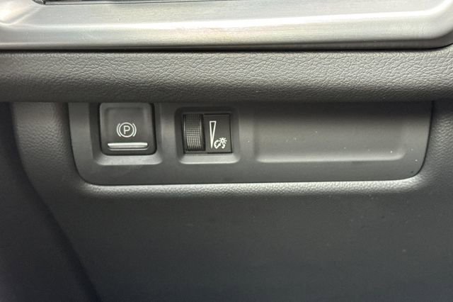 Used 2024 Cadillac XT4 Premium Luxury image 43