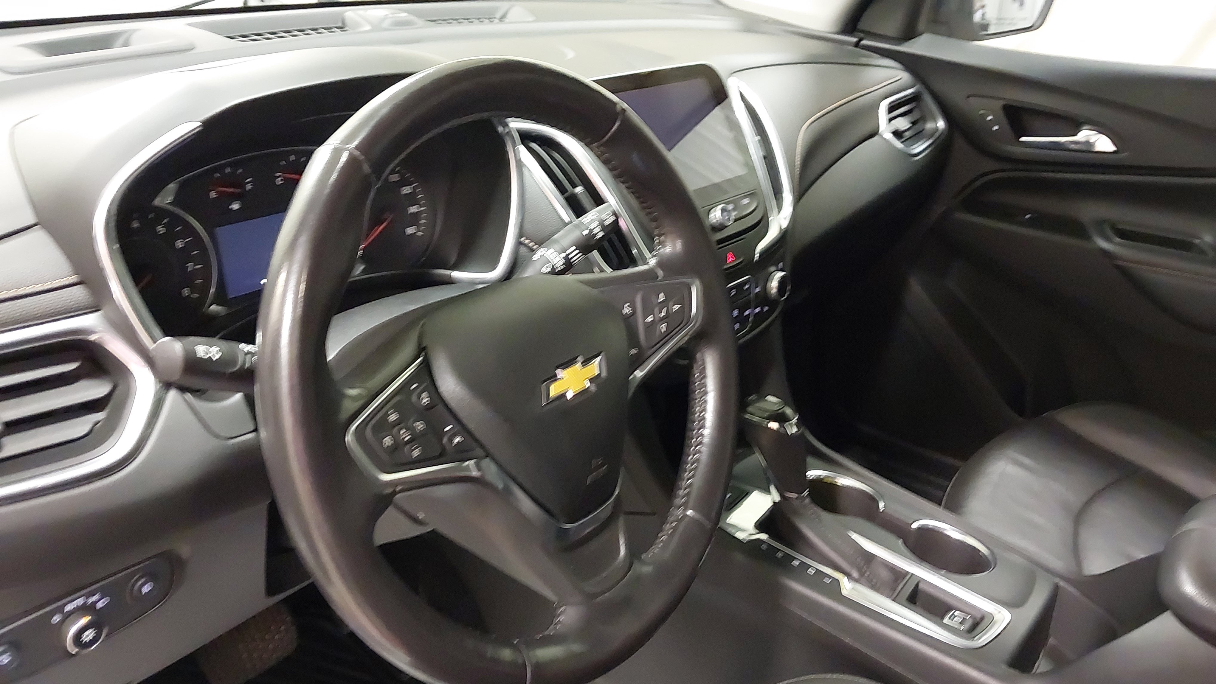 Used 2018 Chevrolet Equinox Premier AWD/4WD image 17