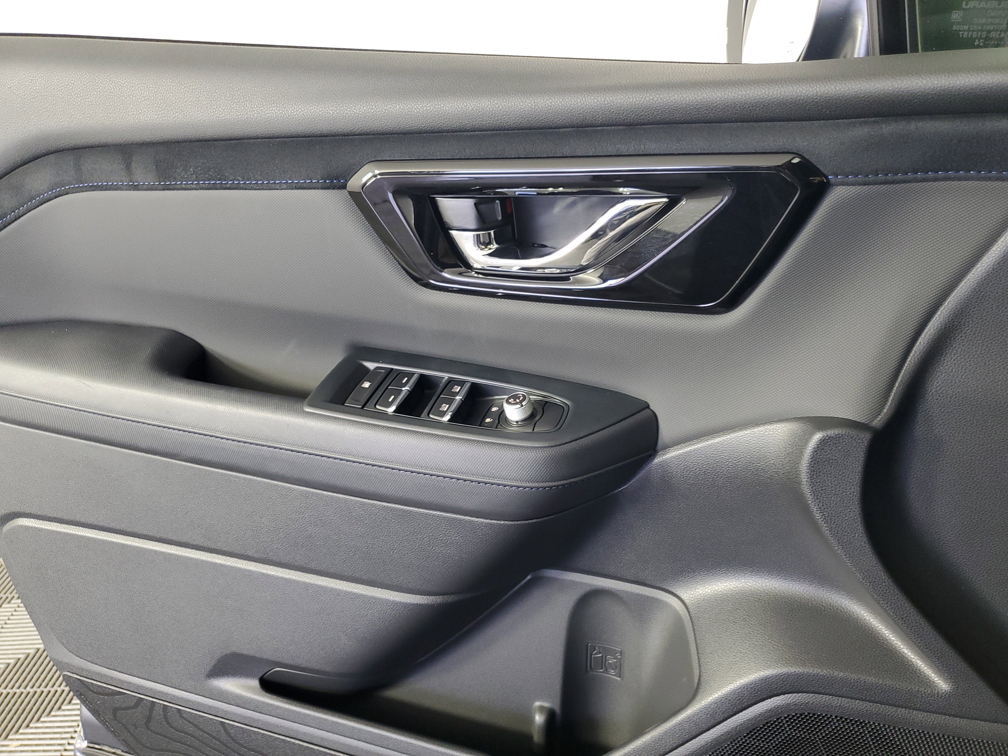 Used 2025 Subaru Forester Limited image 29