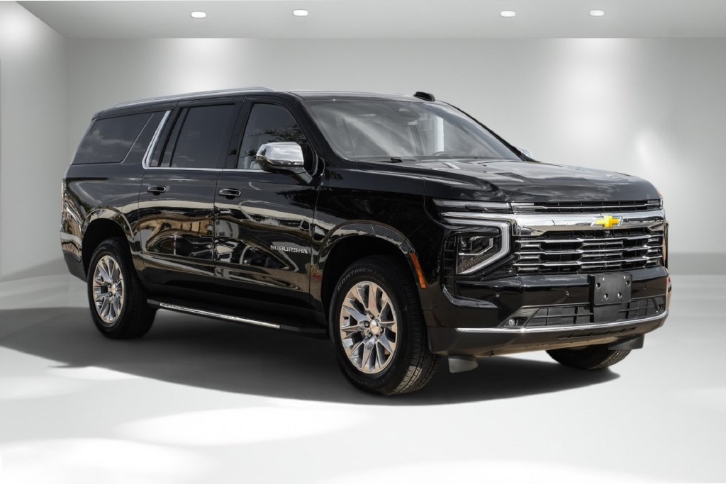 Used 2026 Chevrolet Suburban Premier RWD image 3