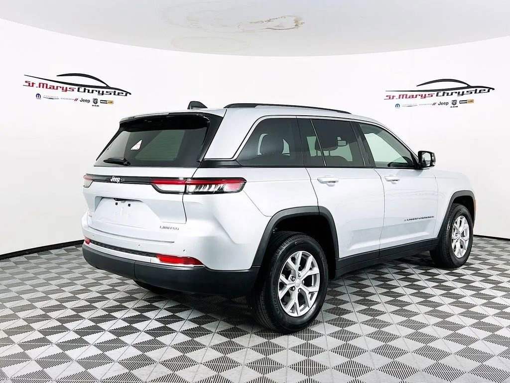 Used 2023 Jeep Grand Cherokee Limited AWD/4WD image 8