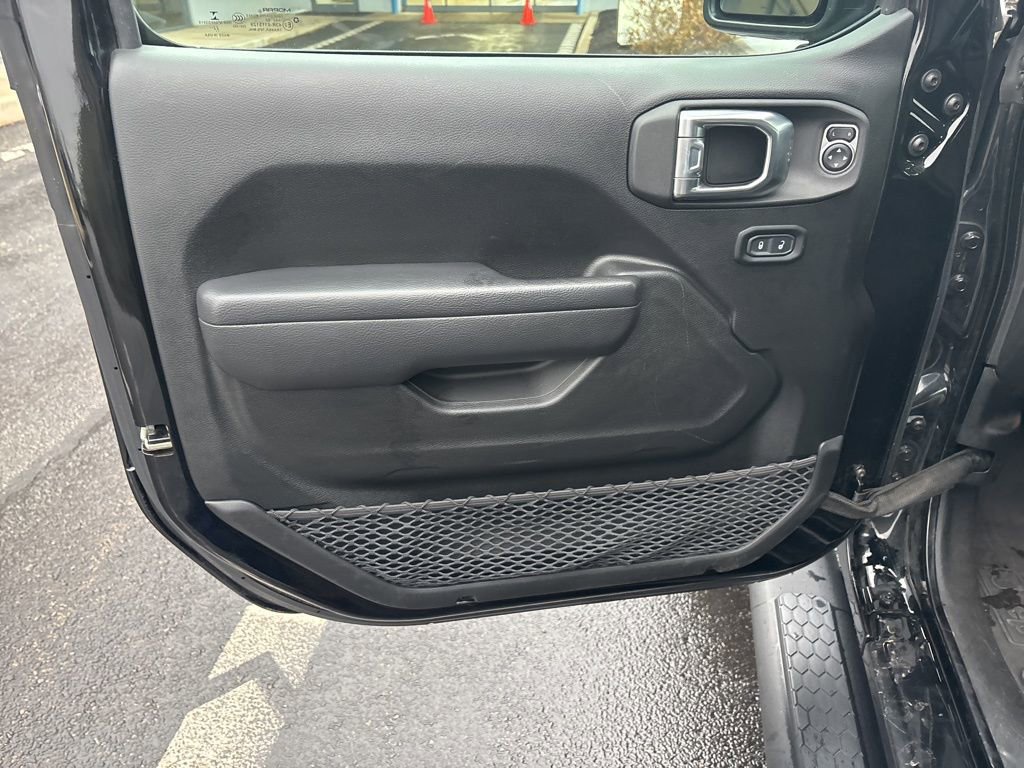 Used 2023 Jeep Wrangler Unlimited w/ Cold Weather Group image 27