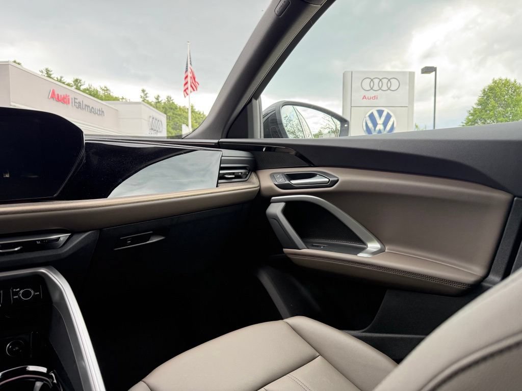 Used 2025 Audi Q5 Premium w/ Convenience Package AWD/4WD image 35