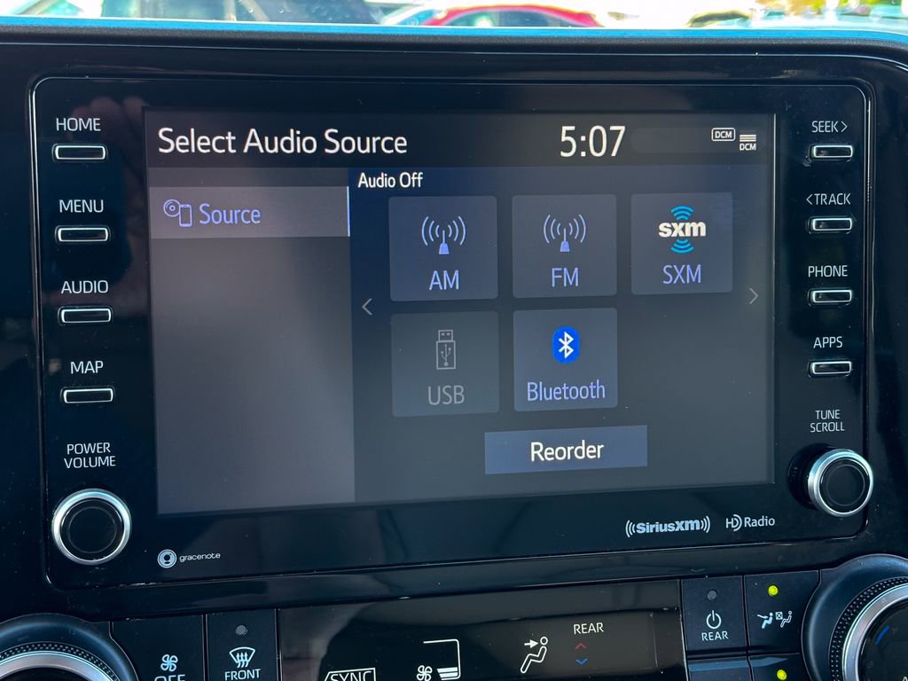 Used 2022 Toyota Highlander XLE AWD/4WD image 32