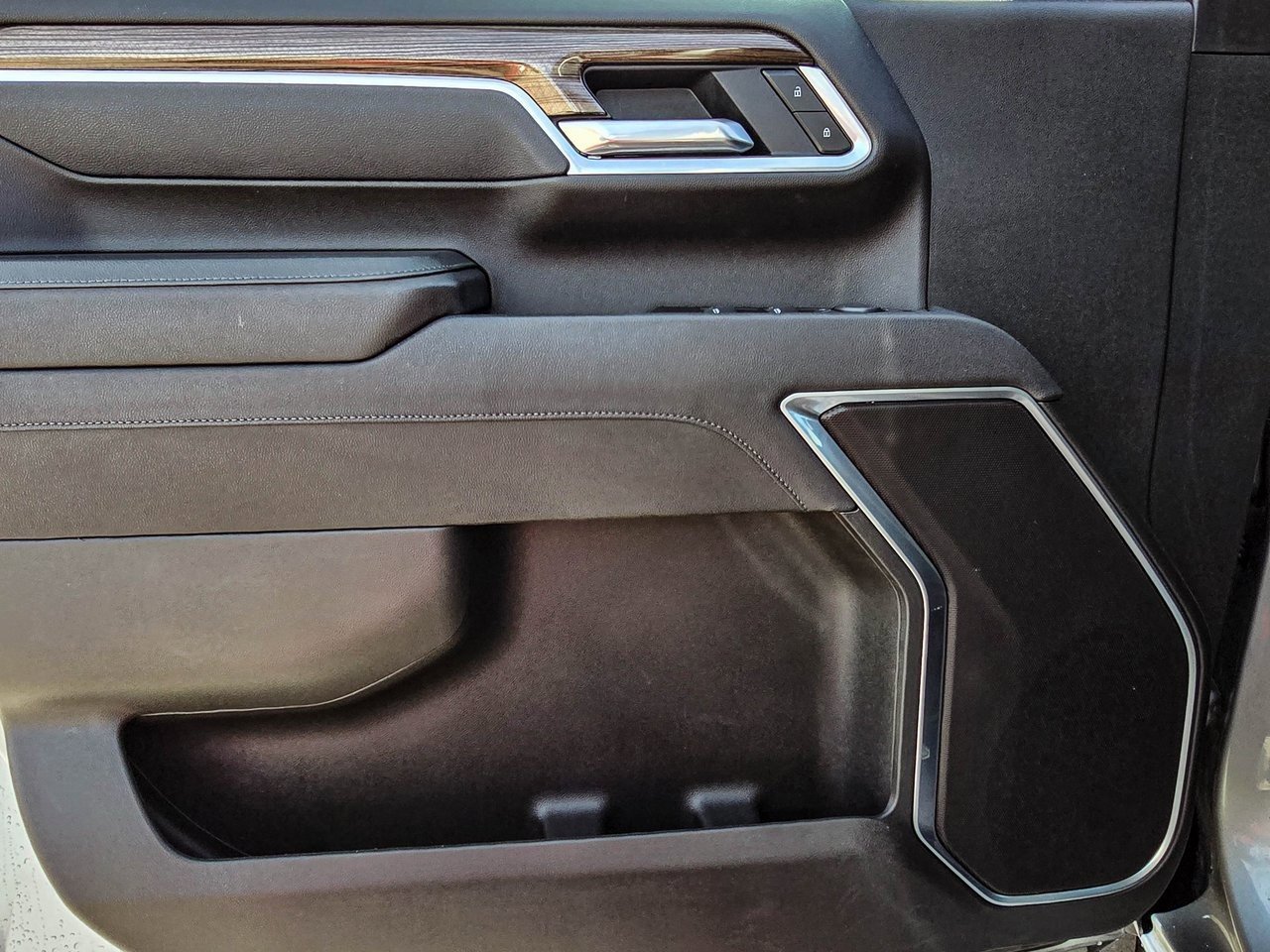 Used 2025 Chevrolet Silverado 2500 LT w/ Trail Boss Package image 14