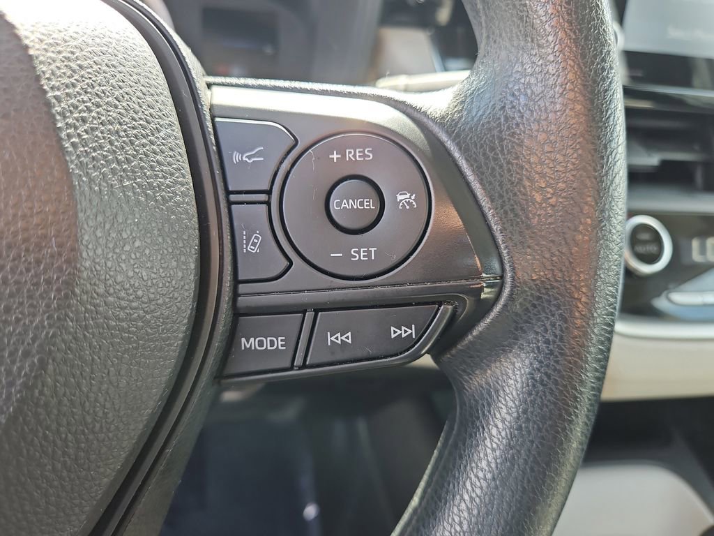 Used 2021 Toyota Corolla LE w/ LE Convenience Package image 21