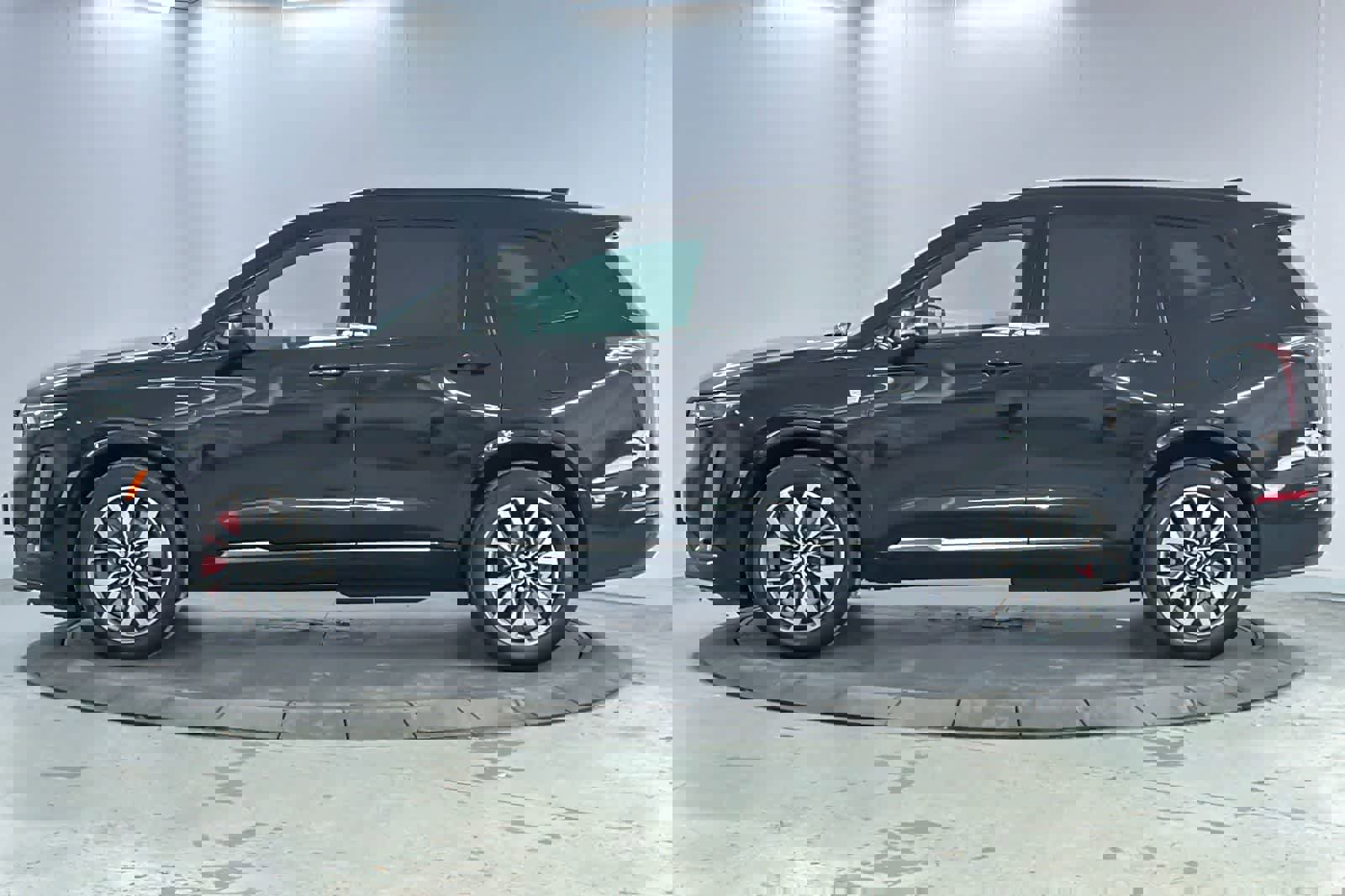 Used 2023 Cadillac XT6 Sport w/ Technology Package image 5