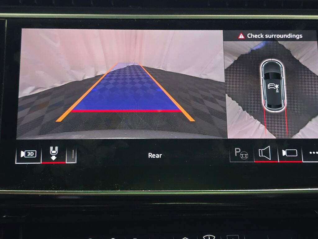 Used 2024 Audi Q8 Prestige w/ Prestige Package image 38