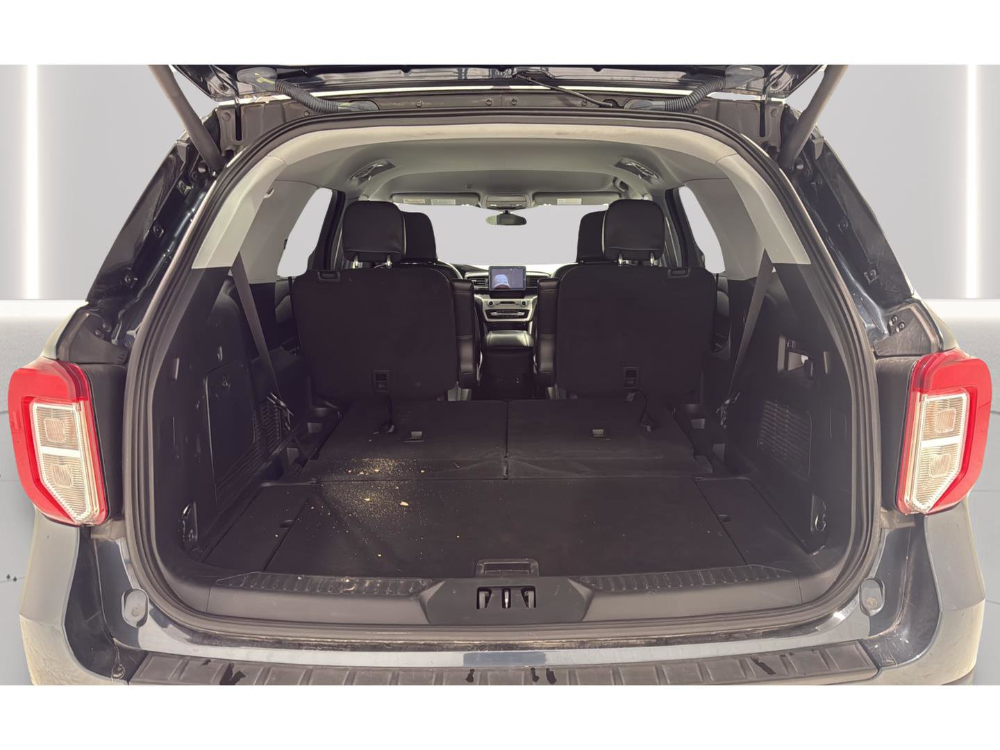 Used 2022 Ford Explorer XLT w/ Equipment Group 202A image 23