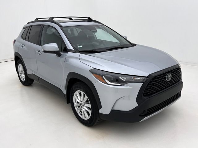 Used 2023 Toyota Corolla Cross LE w/ Moonroof Package AWD/4WD image 2